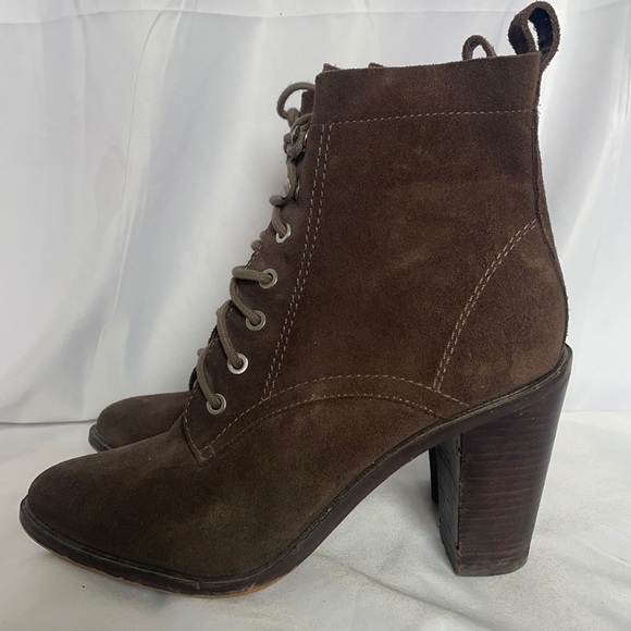 BCBGENERATION WOMAN BROWN SUEDE BOOTS SIZE 7.5 - Picture 1 of 9